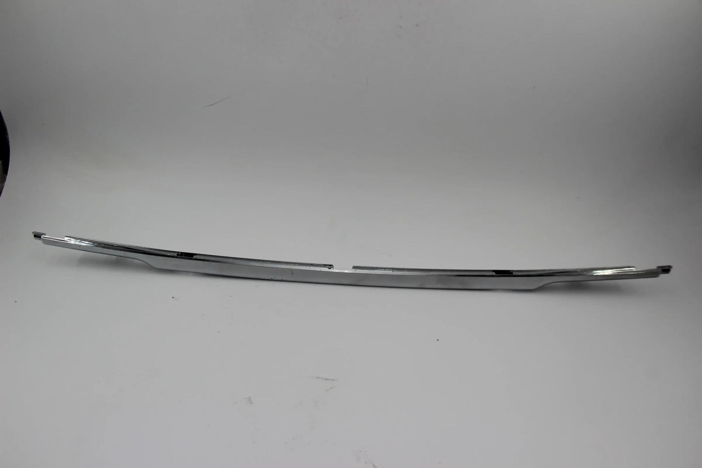 Original BMW E39 520d-540iP Blende Nummernschild-Blende vorne 51118226558