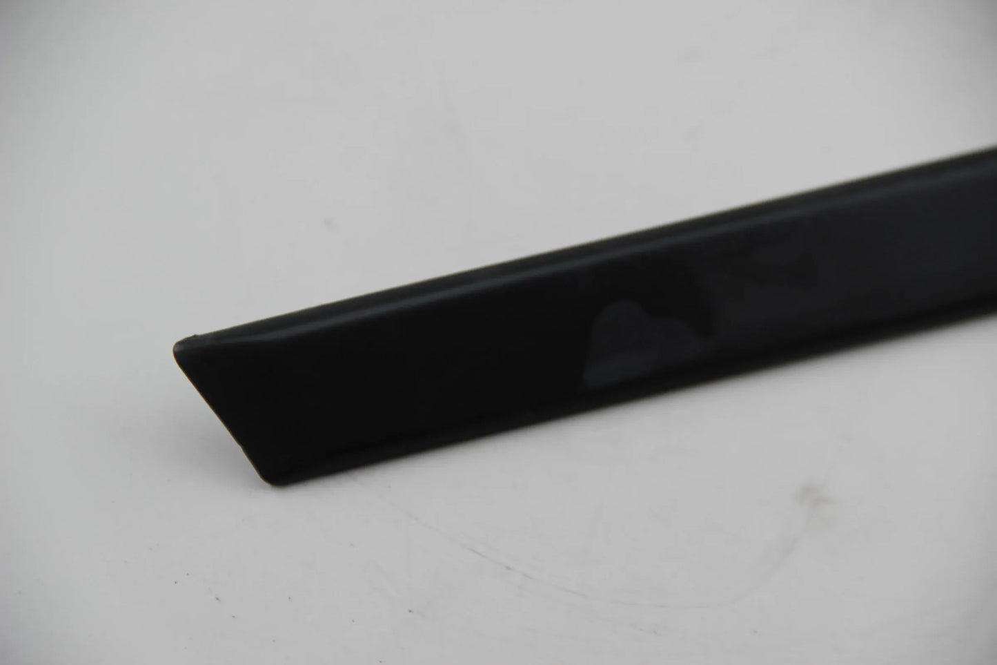 Orig BMW E39 520i-540i M5 Stossleiste Seitenwand vorne links schwarz 51138159293