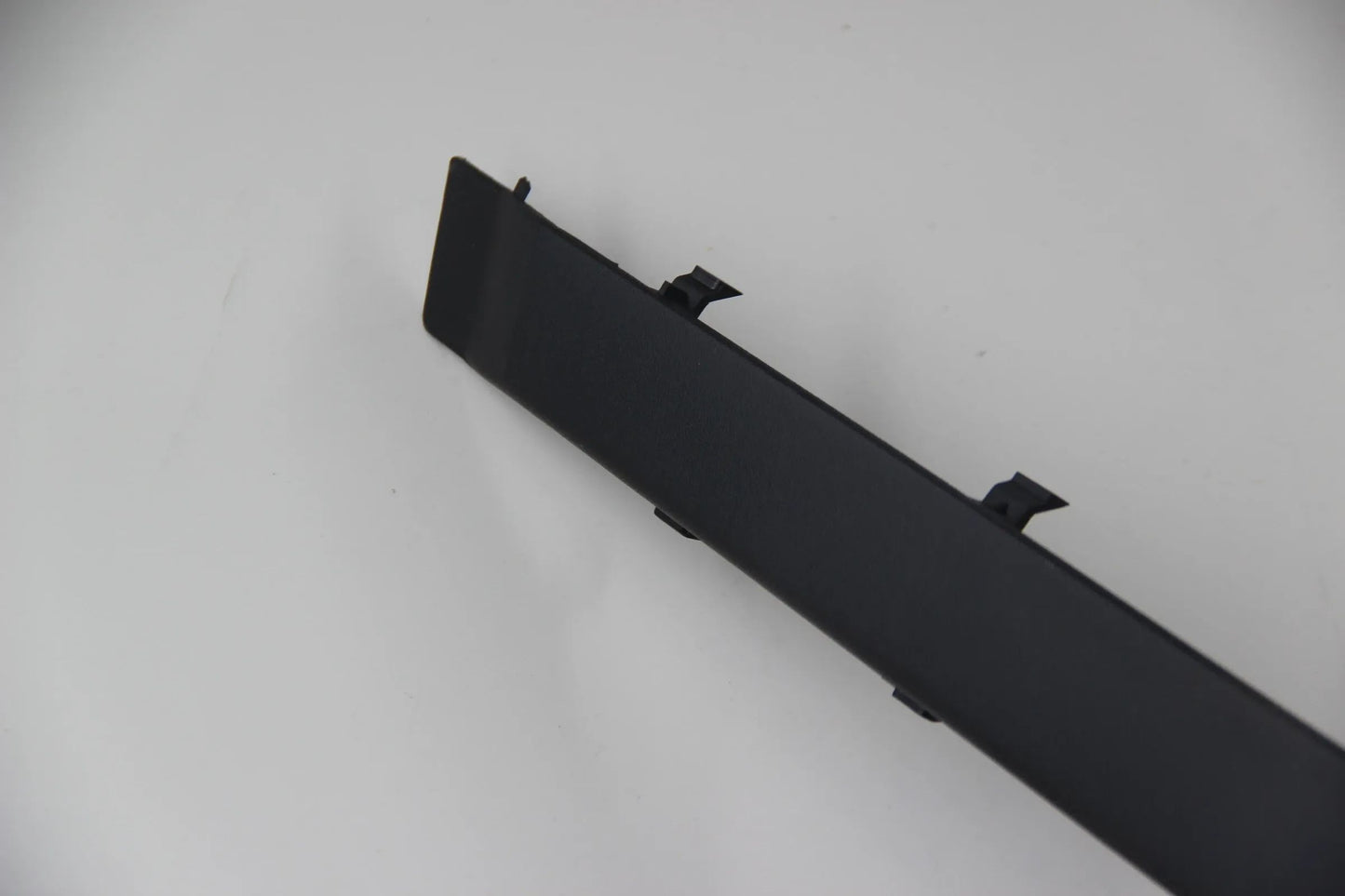 Original BMW E39 520i-540i Touring Stossleiste vorne rechts NOS NLA 51118184498