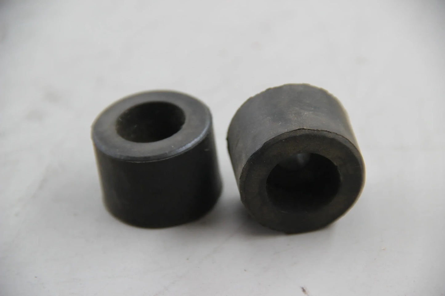 Original BMW E21 320 323i E30 316i-325i M3 E28 E24 2x Gummilager 17111150984