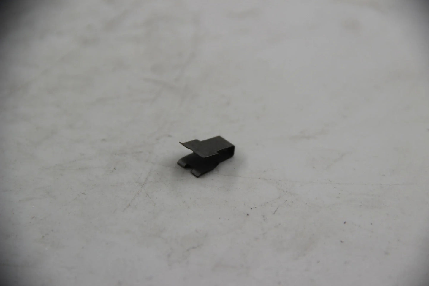 Orig. BMW E21 315 316 318 320 E30 316i-325i E12 E28 E34 E23 Klammer 52101901942