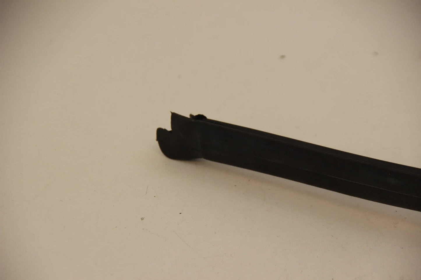 Original BMW E39 520i-540i M5 Abdichtung Mikrofilterkasten links 51718238599