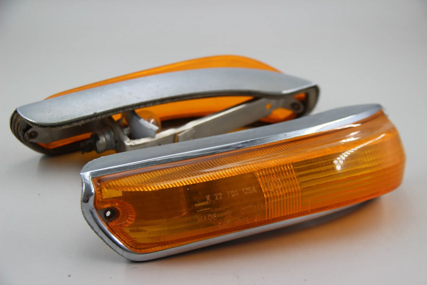 Original BMW E10 Blinker links + rechts USA K22704 USA 231210R 231209L