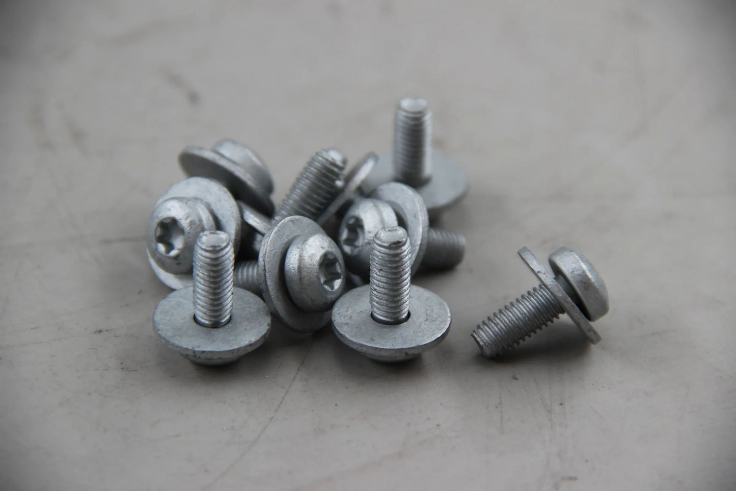 Orig. BMW E36 E46 E39 E63 E38 10x Torxschraube mit Scheibe ISA M6X14 51238165153