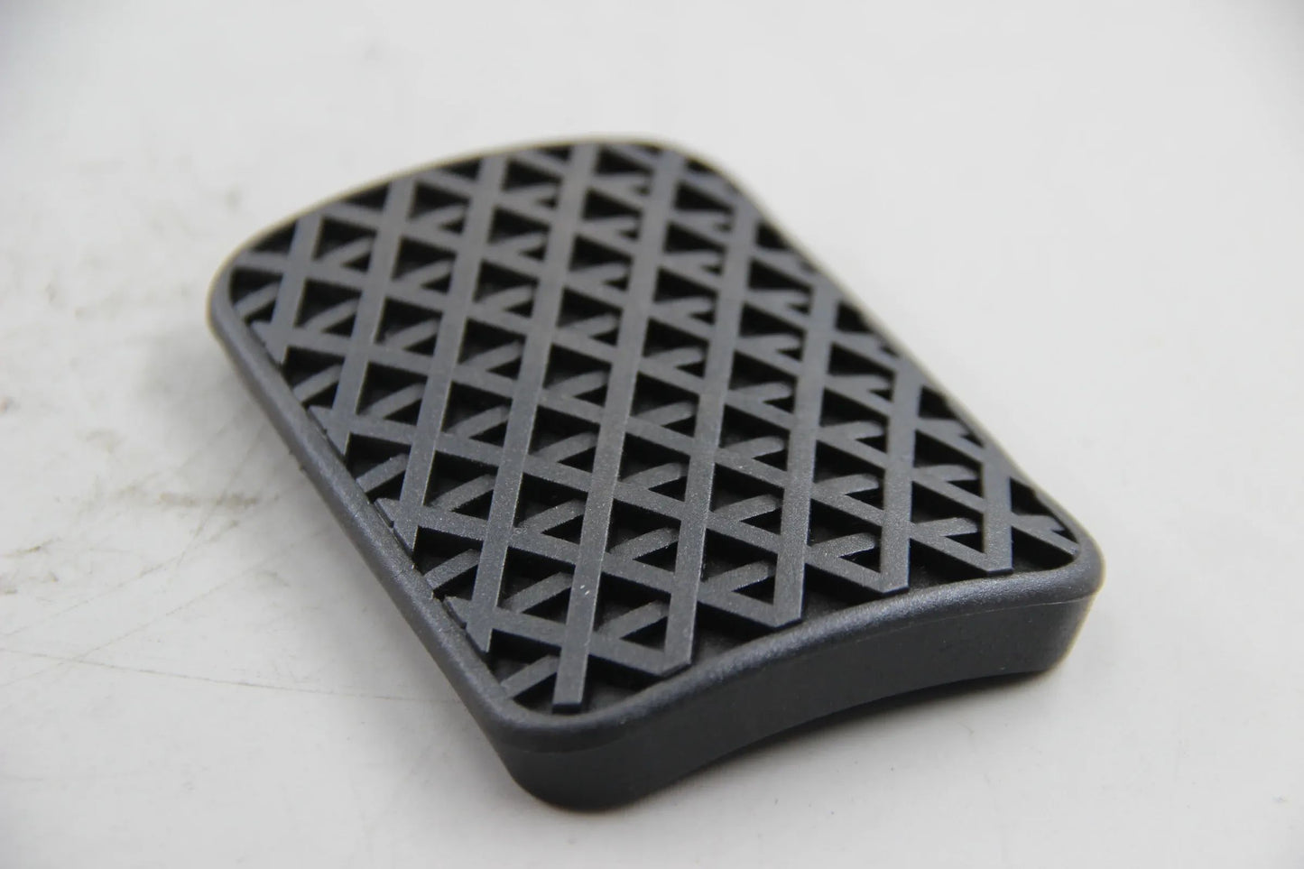 Original BMW E30 E28 E34 E24 E23 E32 E31 Pedalüberzug B=108MM 35211113906