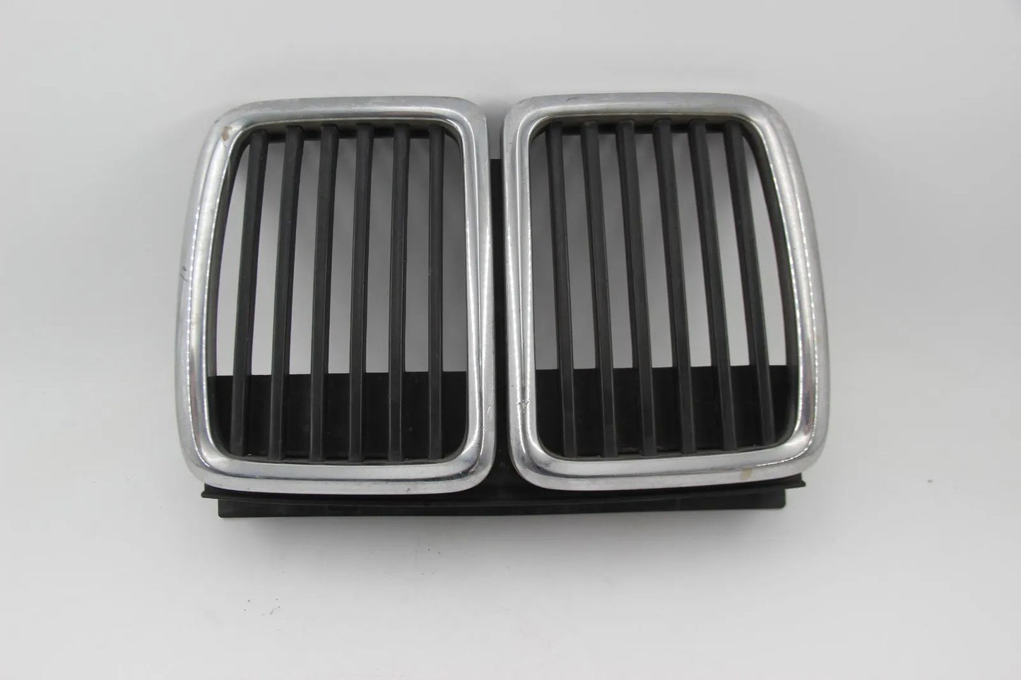 Original BMW E30 316i-325i M3 Ziergitter Niere Vorne Grille Chrom 51131884350