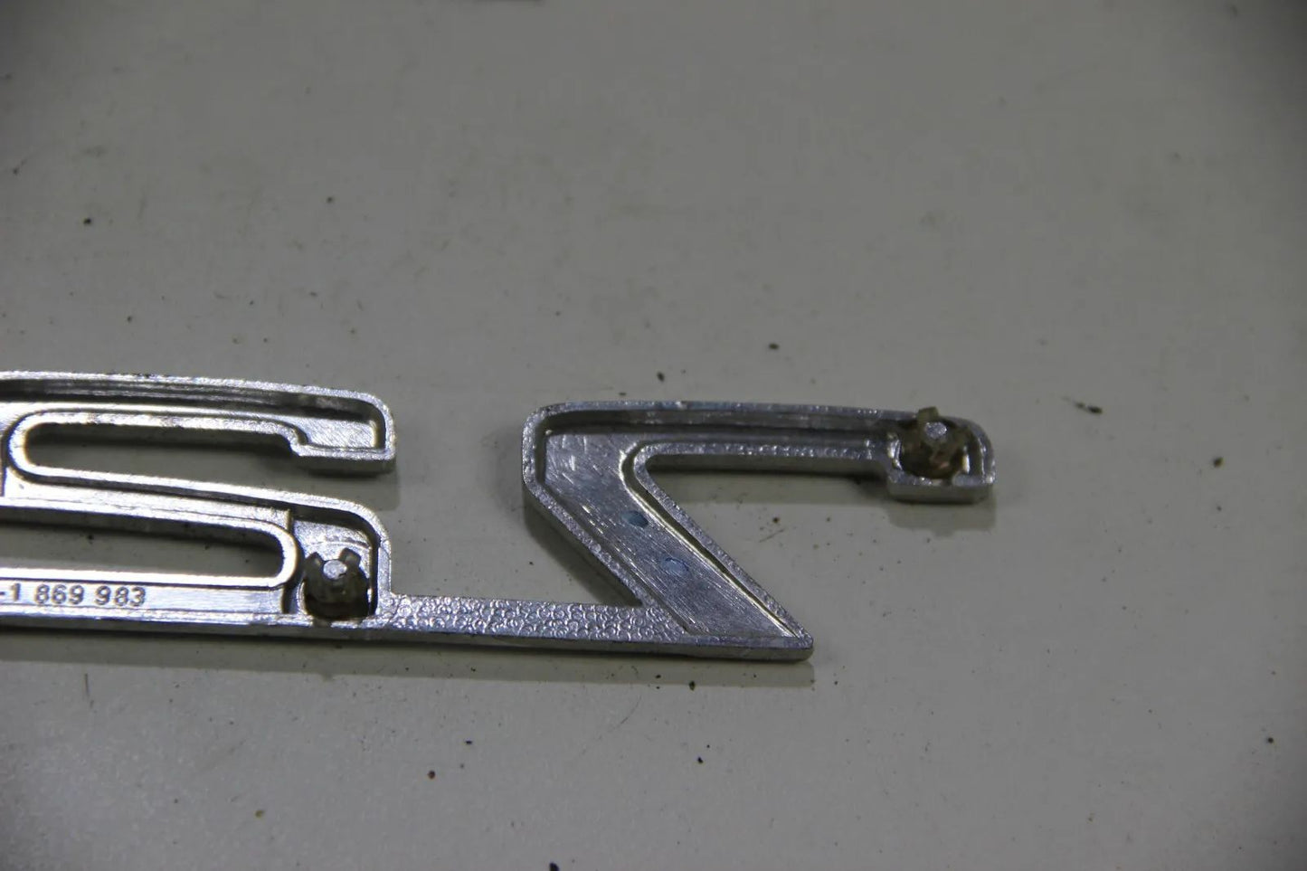 Original BMW E23   Modellbezeichnung Schriftzug Badge 728 Kofferraumklappe