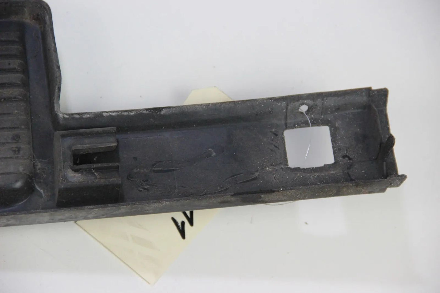 BMW E30 316i-325i VFL Blende Abdeckung Kennzeichenhalterung vorne  51111888266