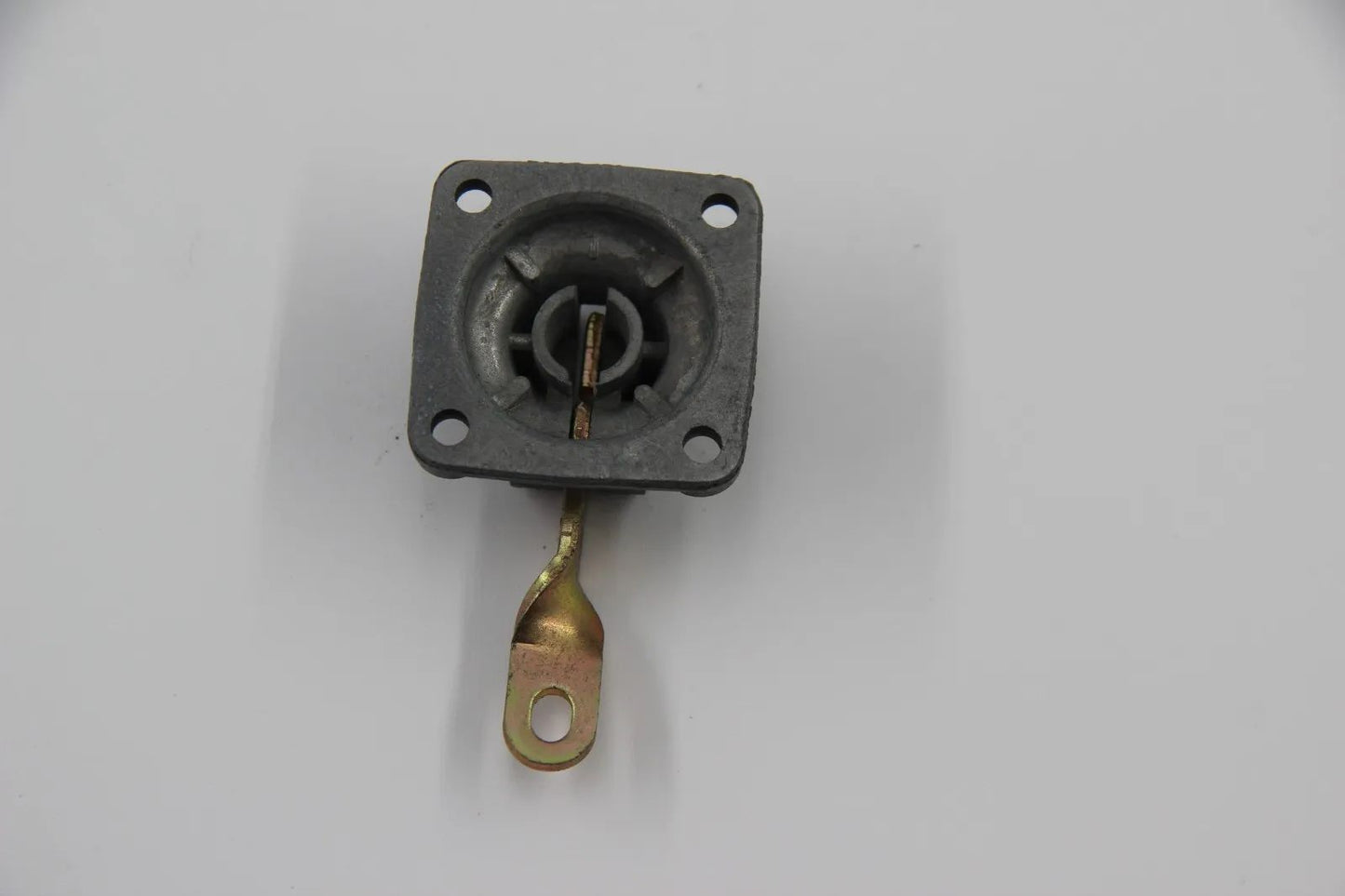 Original BMW E10 M10 NK 4Zyl M10 E21 E12 M10  Satz Pumpendeckel NOS 13111709144