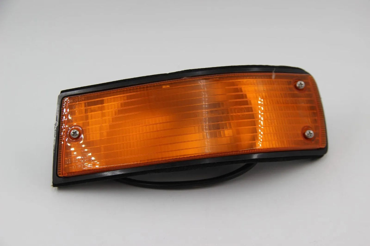 BMW E28 518-535i M5 M535i Blinkleuchte Rechts Blinker Indicator 63131373298 Neu