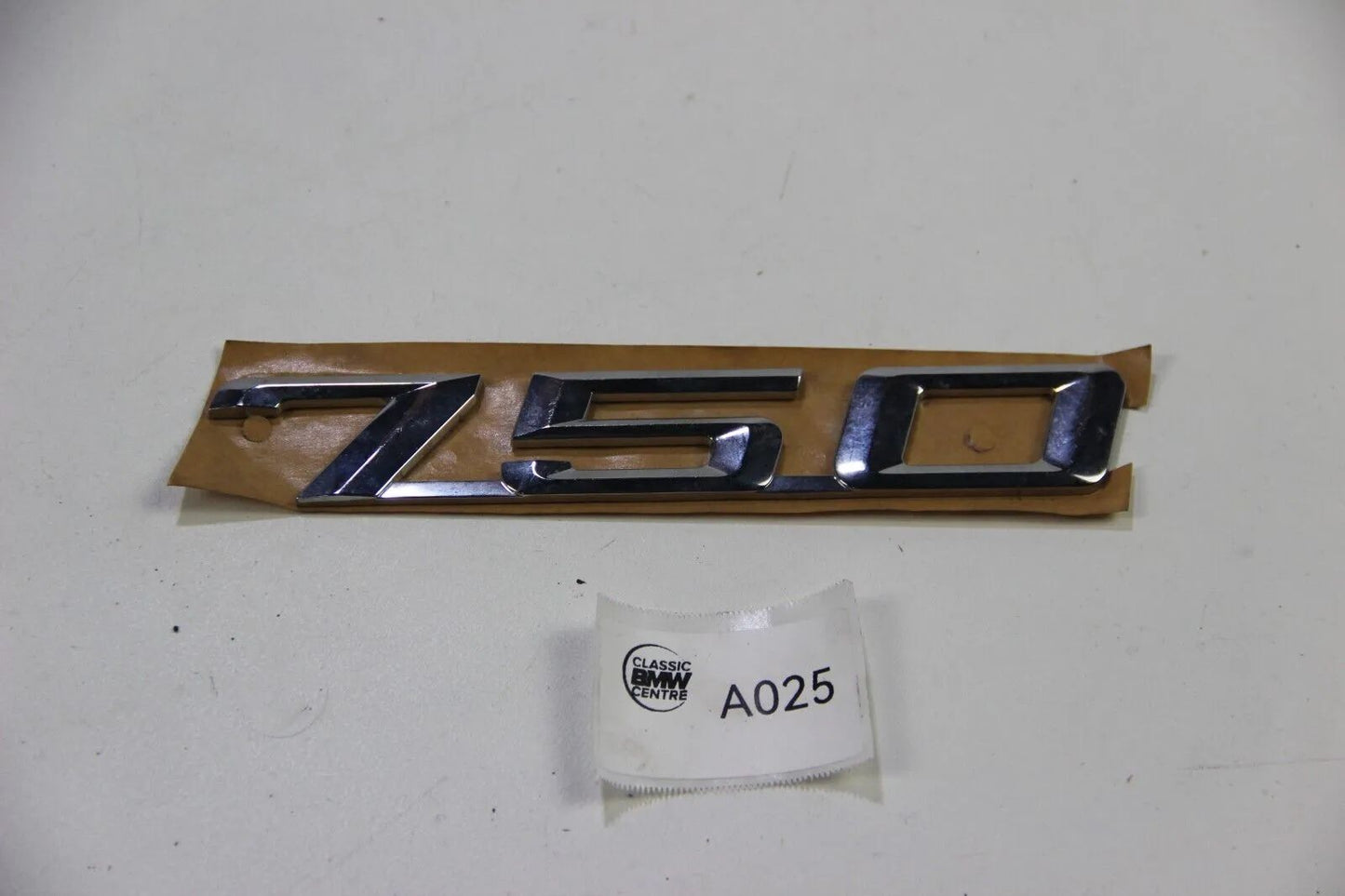 NEU BMW Original E32 E38 Emblem "750" 51148136272 Modellbezeichnung Badge V12