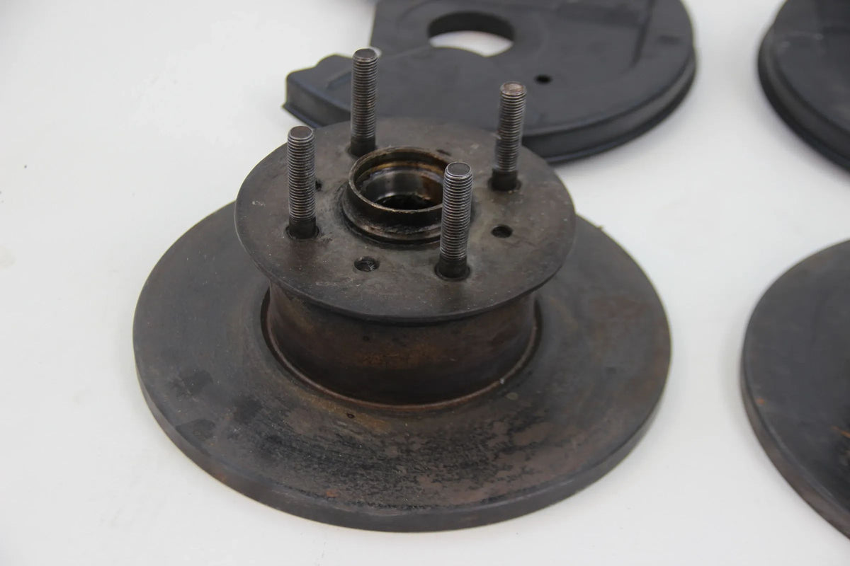 Original BMW E10 2002tii 2002ti Bremssattel Bremsscheibe Radnabe Ankerblech Satz