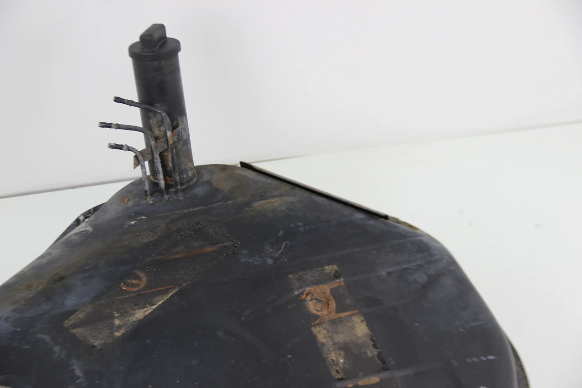 Original BMW E24 83´ - 89 635CSi Tank Muss neu beschichtet werden