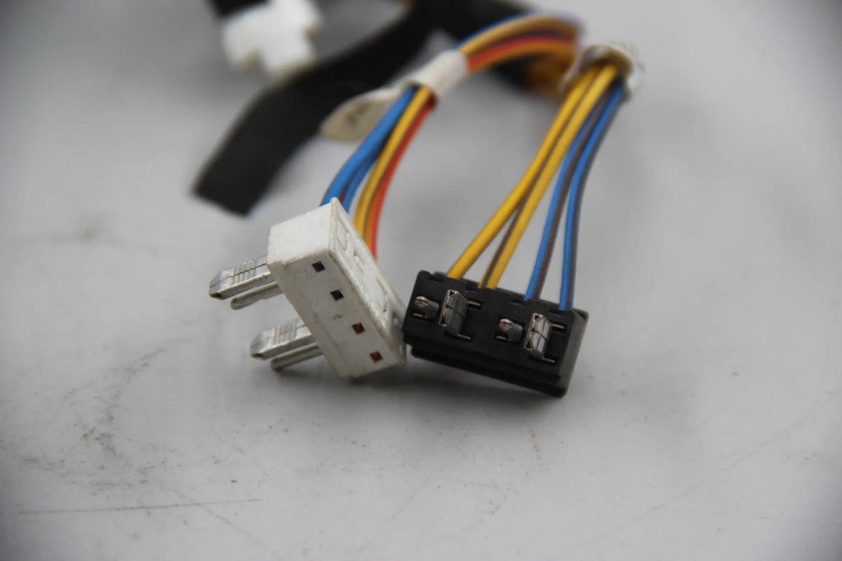Original BMW E30 316i-325i M3 E28 E34 E24 Adapterleitung 4-Kanal 65121379329