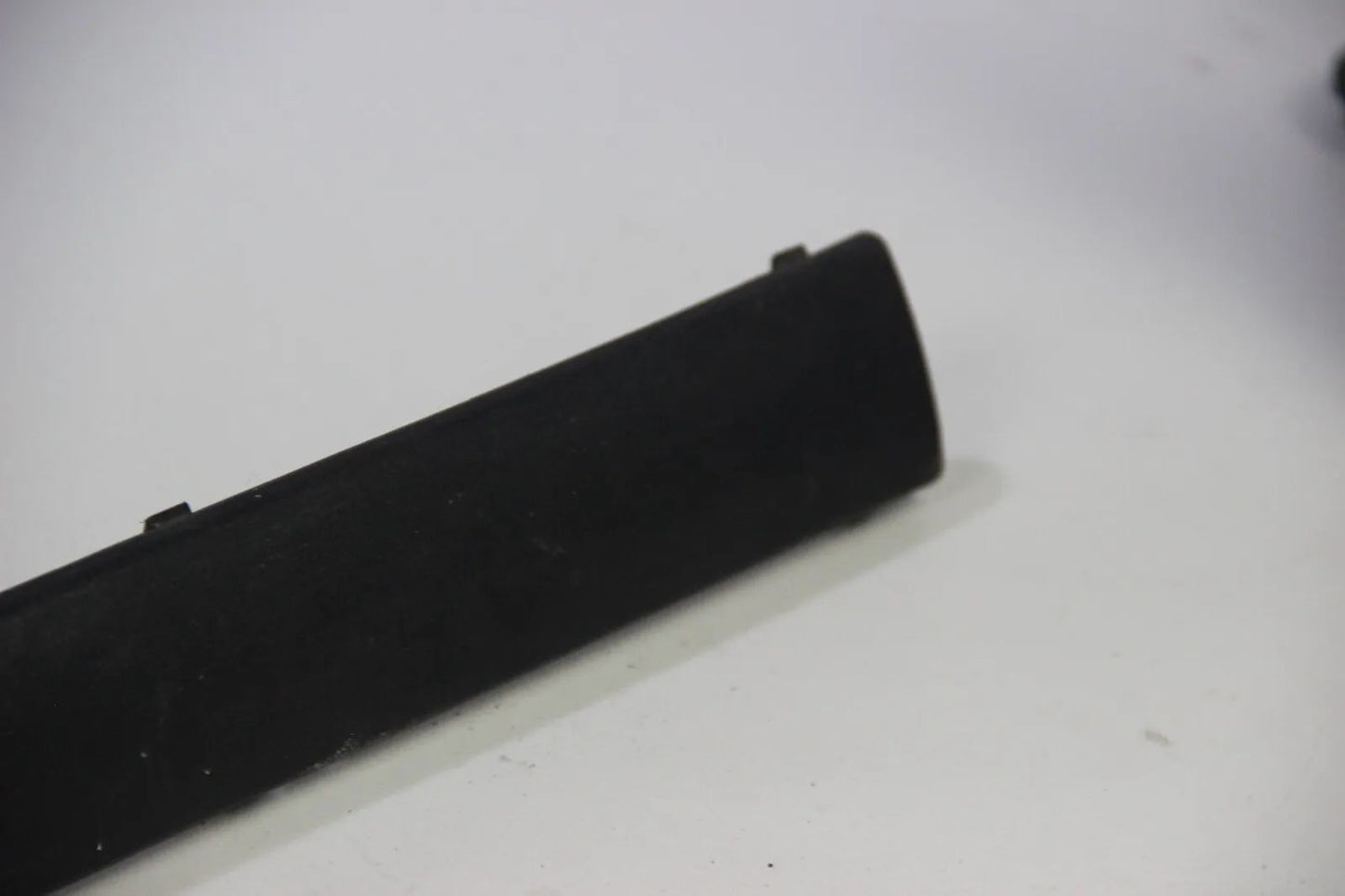 Original BMW E36 compact PDC Zierleiste Stoßstange hinten 8206375