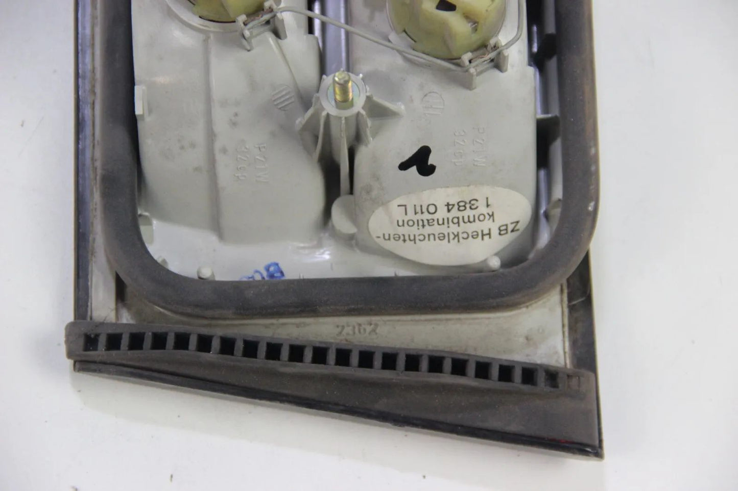 Original BMW E34 Heckleuchte Heckklappe links 1384011 518i 520i 525i 530i M5