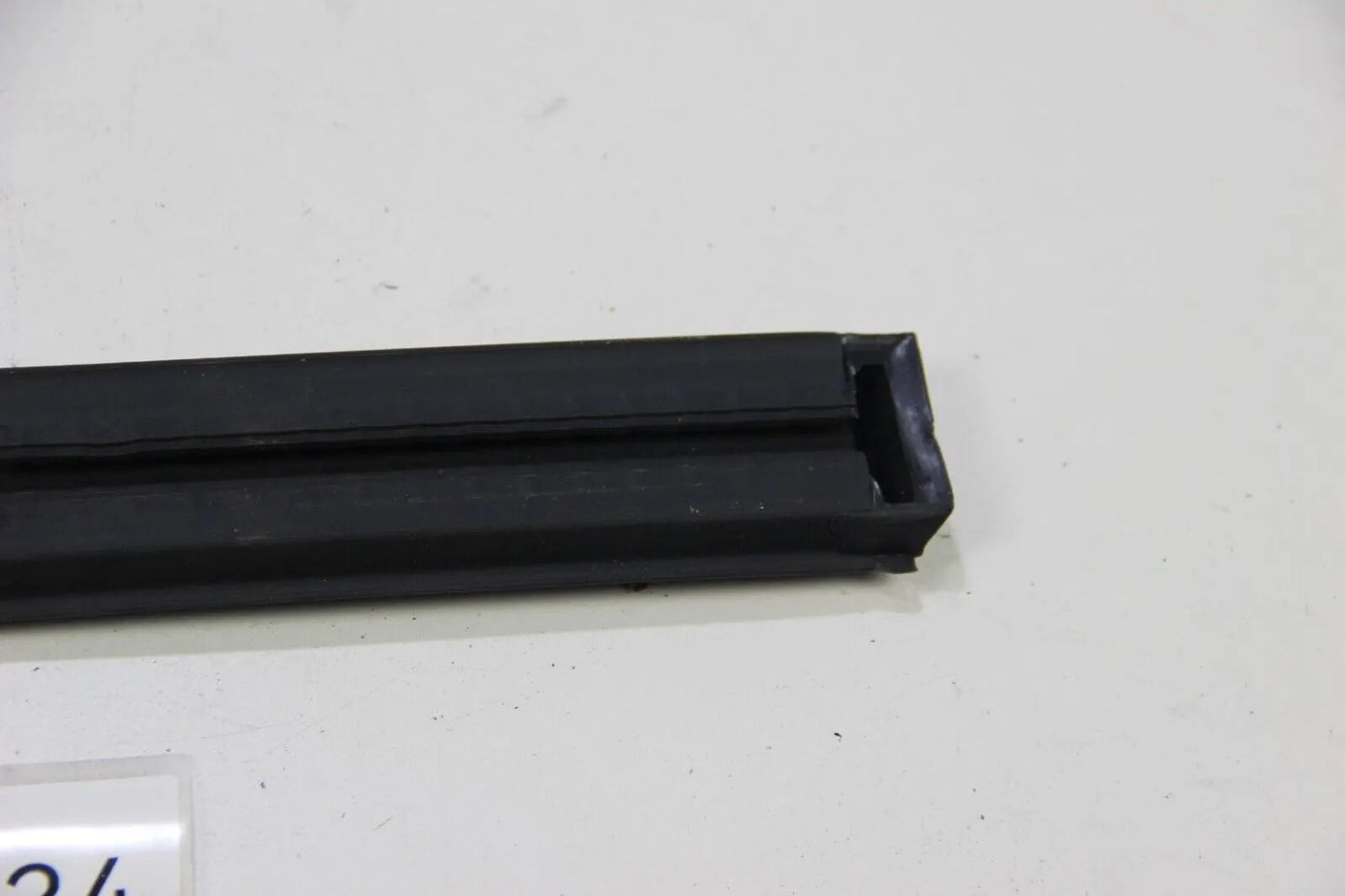 Original BMW E12 518-535i Gummileiste Unten Rubber Trim Lower 51111823411