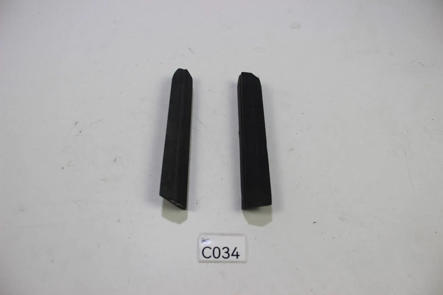 Original BMW E30 325iX Stossleiste Seitenwand vorne rechts SCHWARZ 1967134