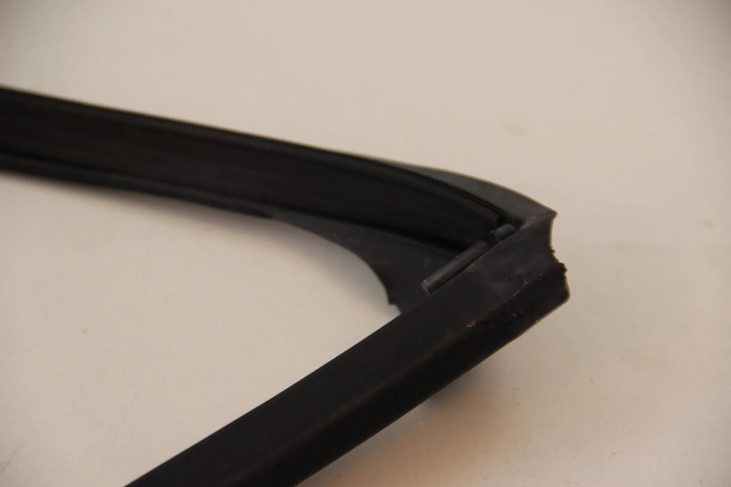 Original BMW E39 Dichtung Türfuge Dachrahmen hinten rechts NOS NLA 51228254532