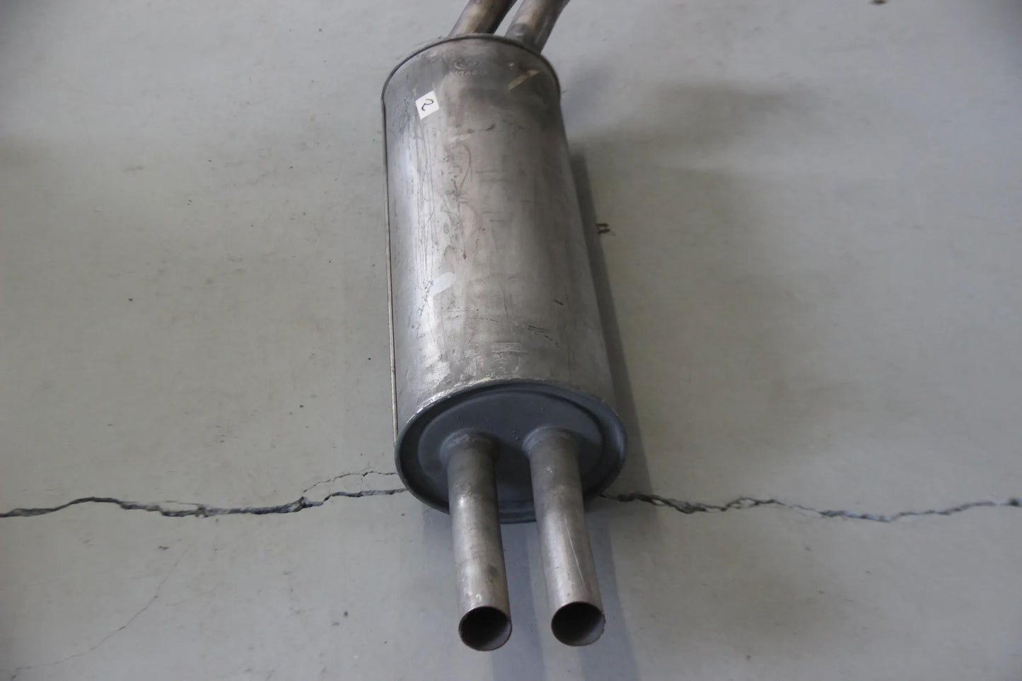 Original BMW 7er E23 735i M30 745i S38 Limnousine Nachschalldämpfer 18121175019