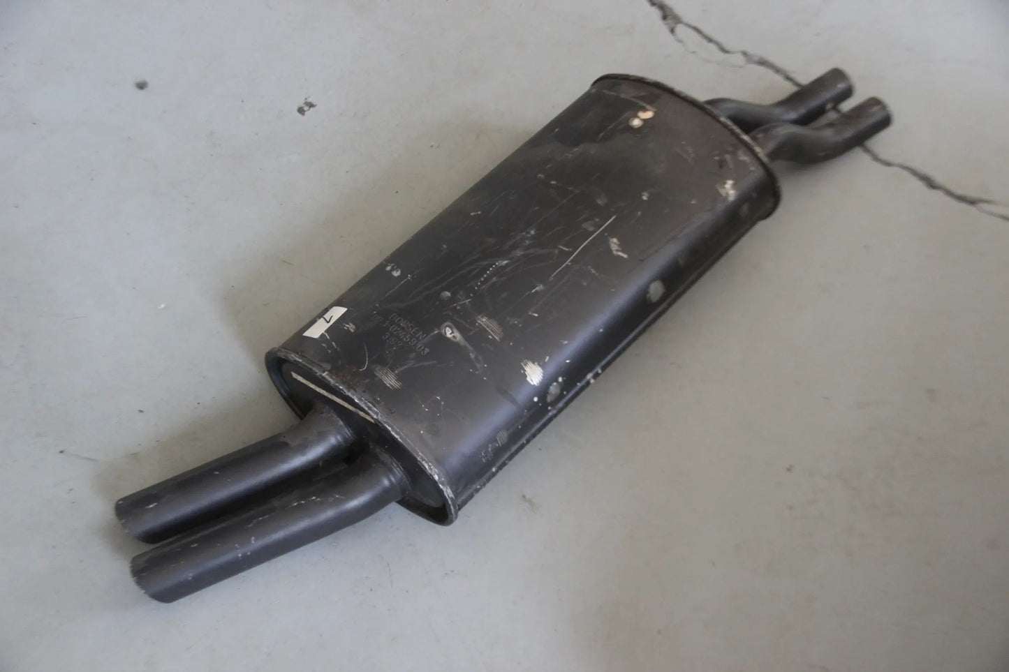 Original BMW 3er E30 2.5 Nachschalldämpfer NOS NLA 18121709374