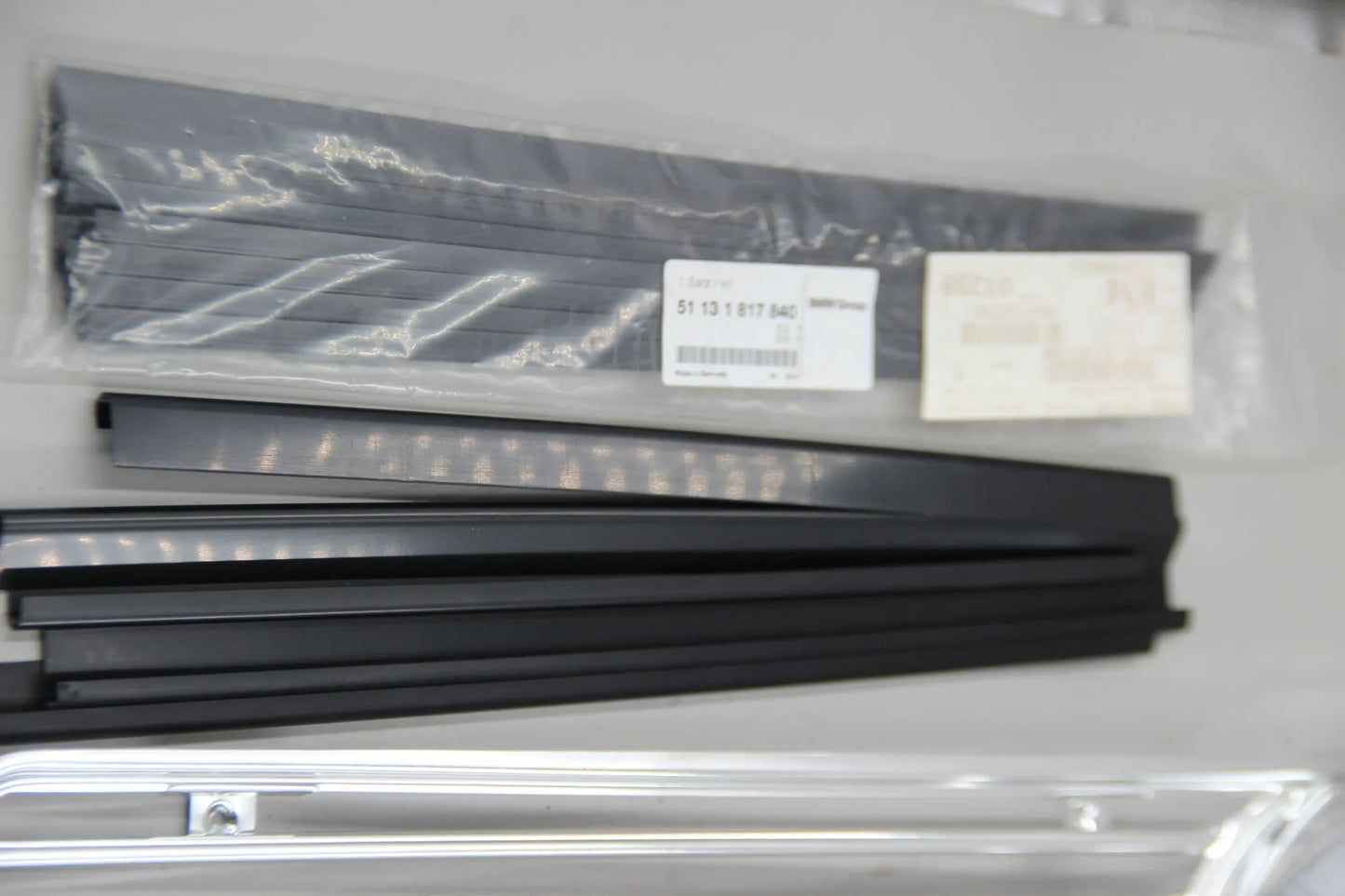 BMW E10 2002 ti tii Ziergitter links + rechts chrom Mitte chrom/schwarz Blende schwarz 1808473 1808474 1801577 1817840