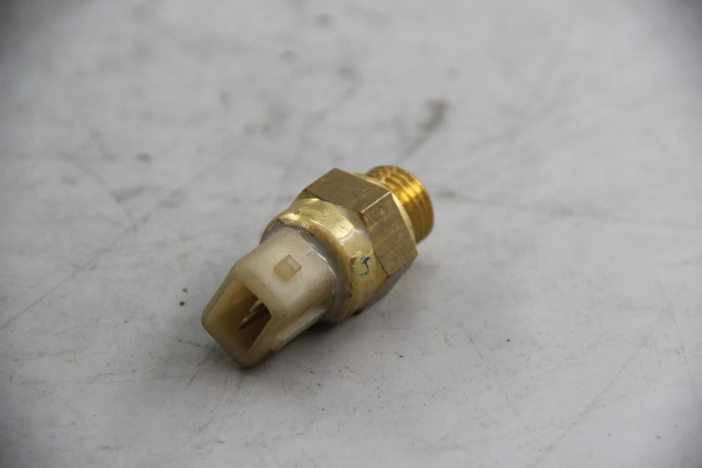 Original BMW E34 525td 525tds E39 E38 Temperaturschalter 86CEL 12632243816