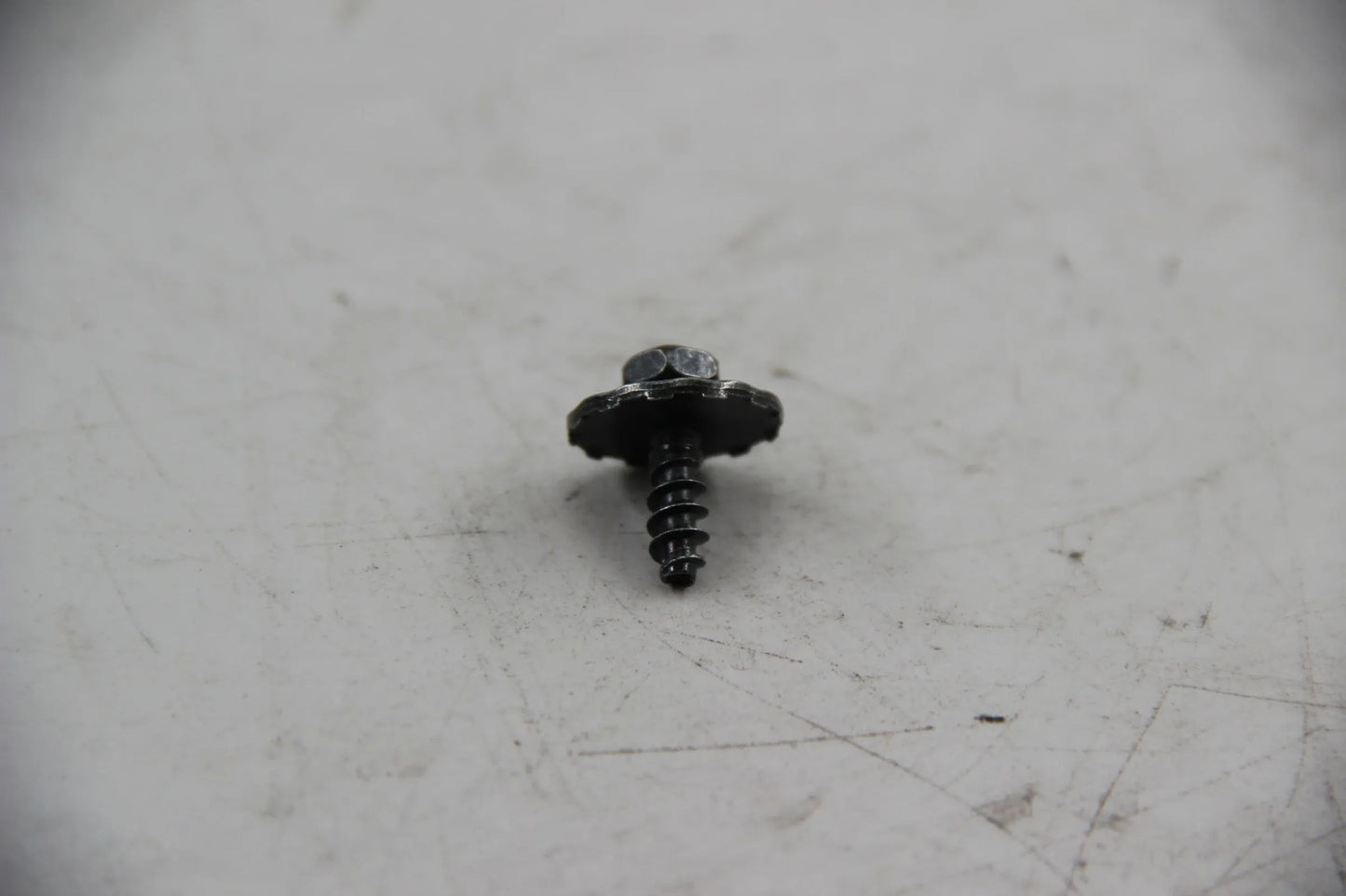 Original BMW E39 E65 E53 Schraube 8MM Sechskant Blechschraube 16X5MM 63128372243