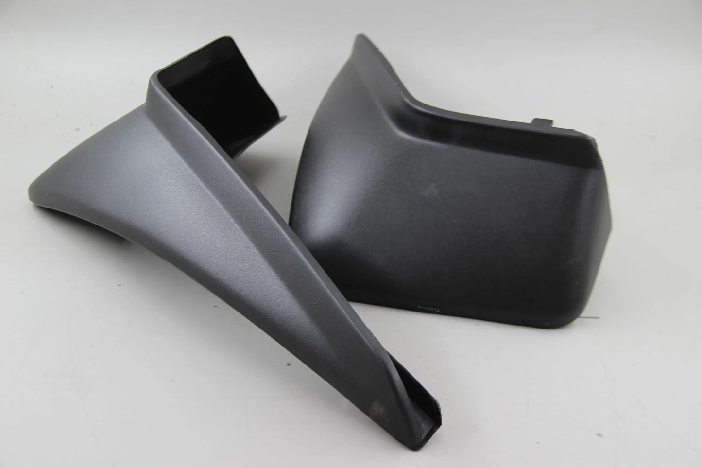 Orig. BMW E46 316i-330i Limousine Satz Schmutzfänger hinten NOS NLA 82169408656