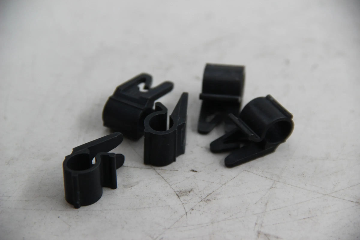 Original BMW E21 E30 E12 E28 E34 E24 E23 E32 5x Schelle D=10MM 61131362825
