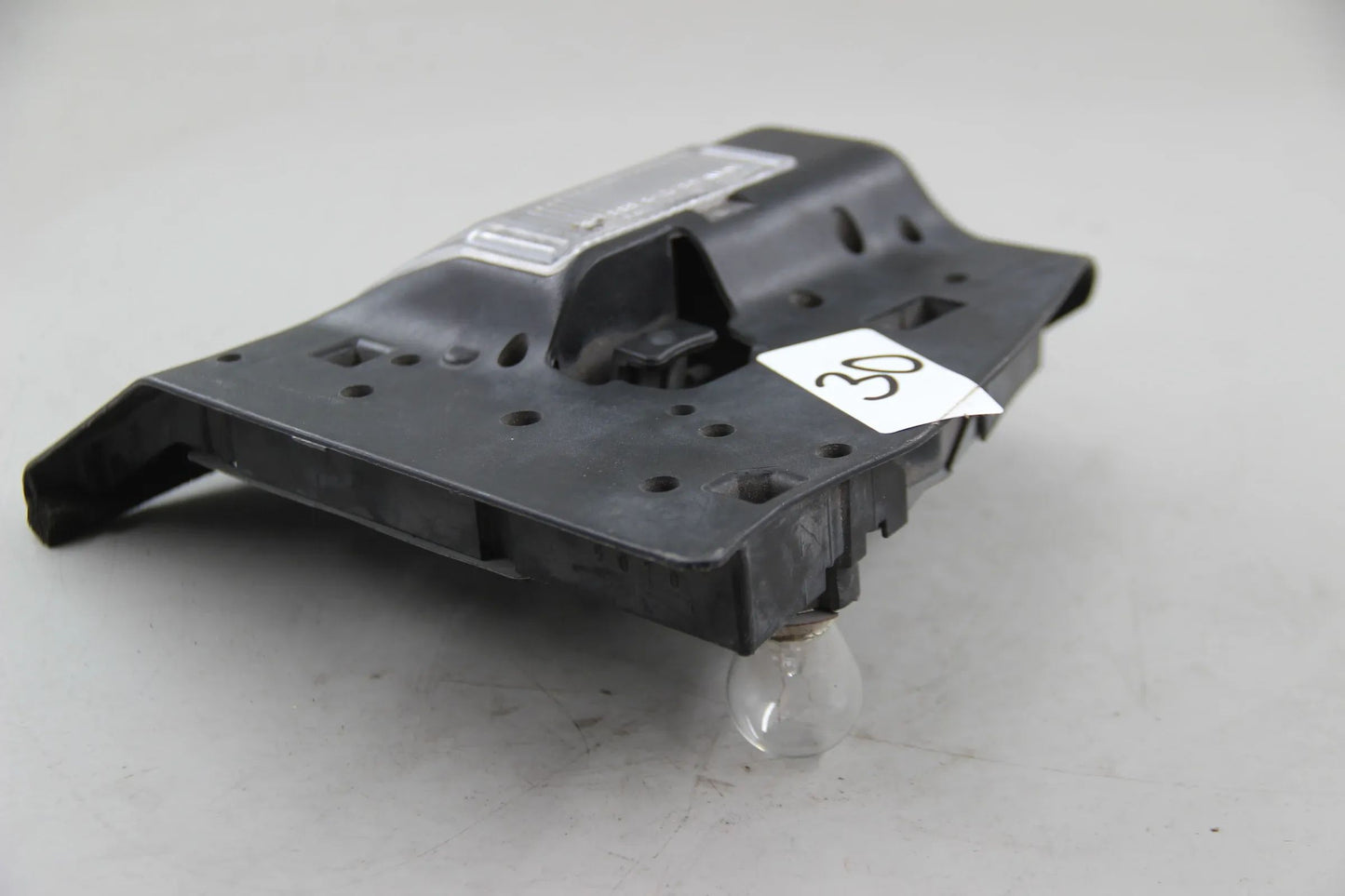 Original BMW E46 Limousine Lampenträger links 63218383823