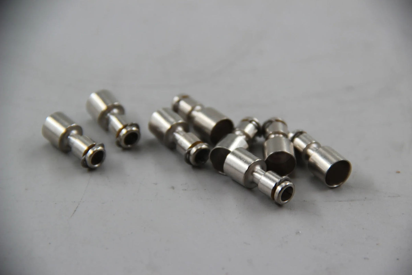 Original BMW E21 E30 E36 E12 E28 E34 E24 E23 E32 E38 8x Rundstecker  12121705656