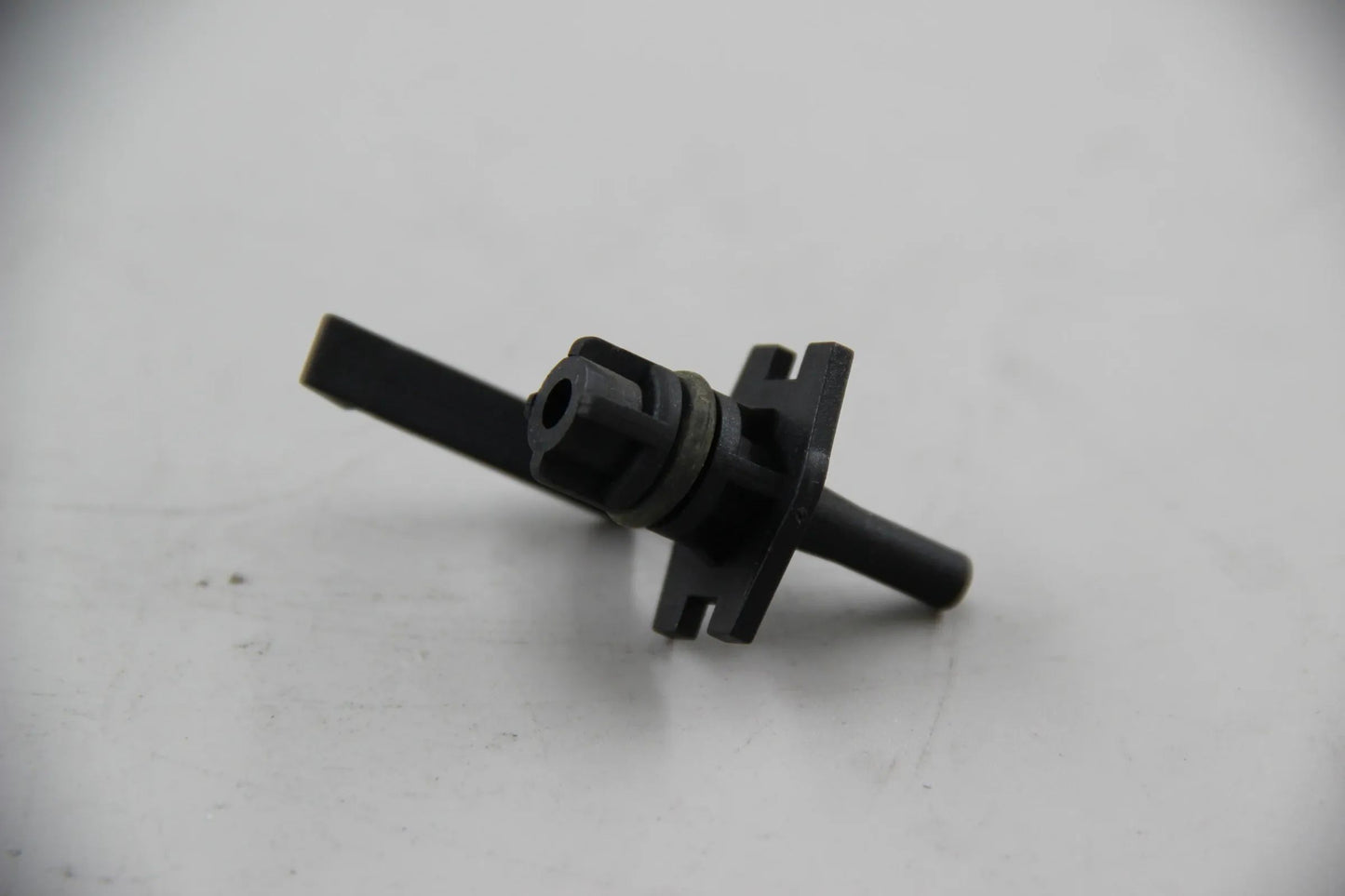Original BMW E36 320i 325i E34 520i 525i Anschlussstück NOS NLA 11611730266