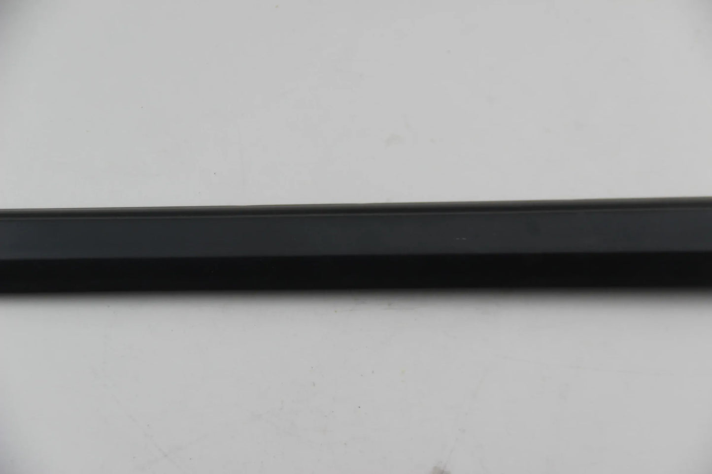 BMW E30 316i-325i Stossleiste Seitenwand hinten rechts beschädigt 51131965106