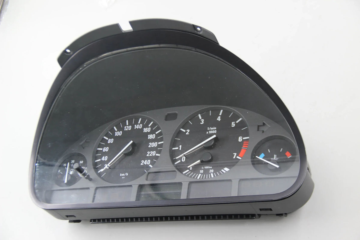 Orig. BMW E39 520i-540i Tacho Instrumentenkombination uncodiert KM/H 62106942225