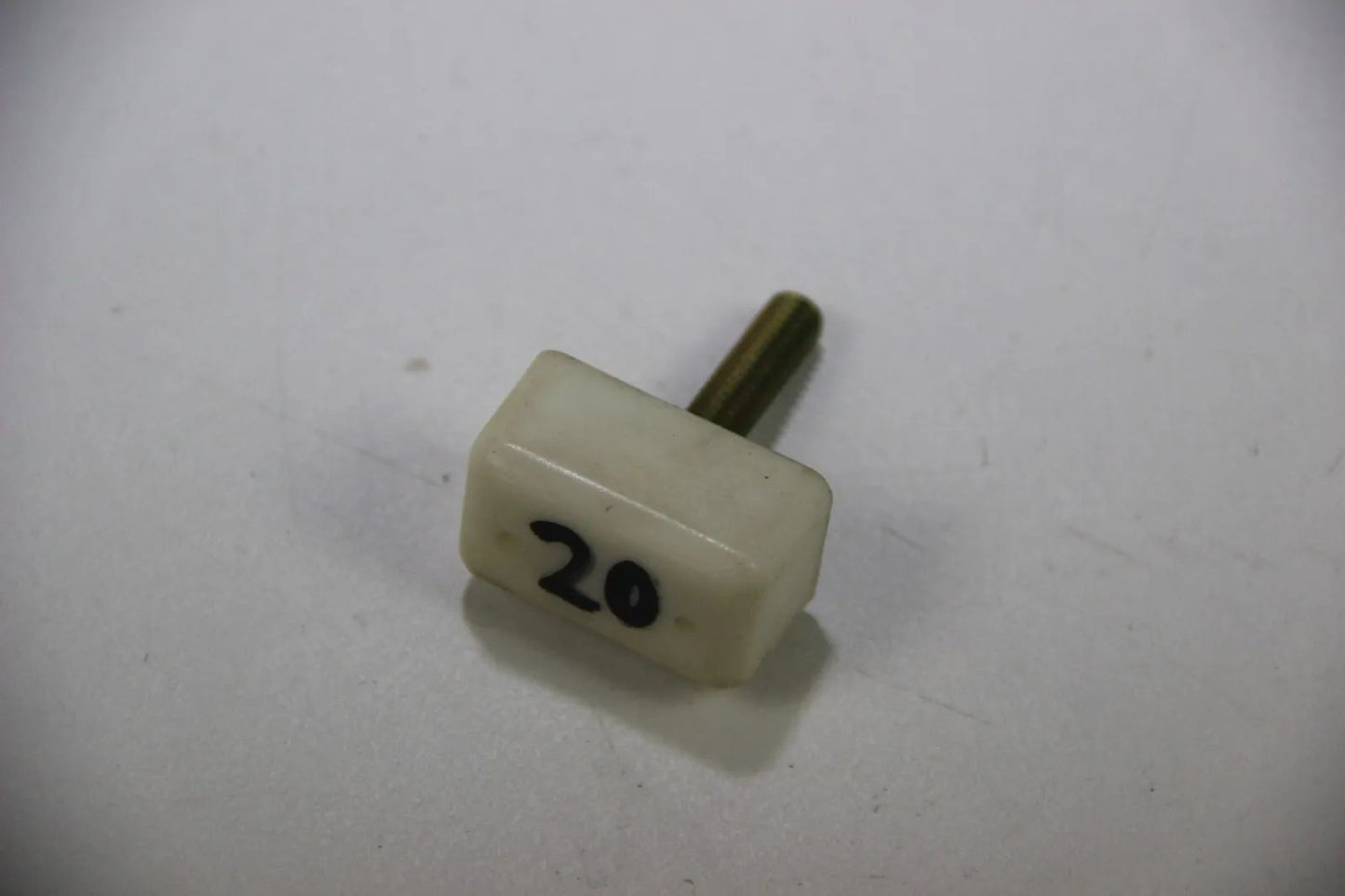 Original BMW E10 1502 1602 1802 2002 Kofferraum Stopper links rechts 02