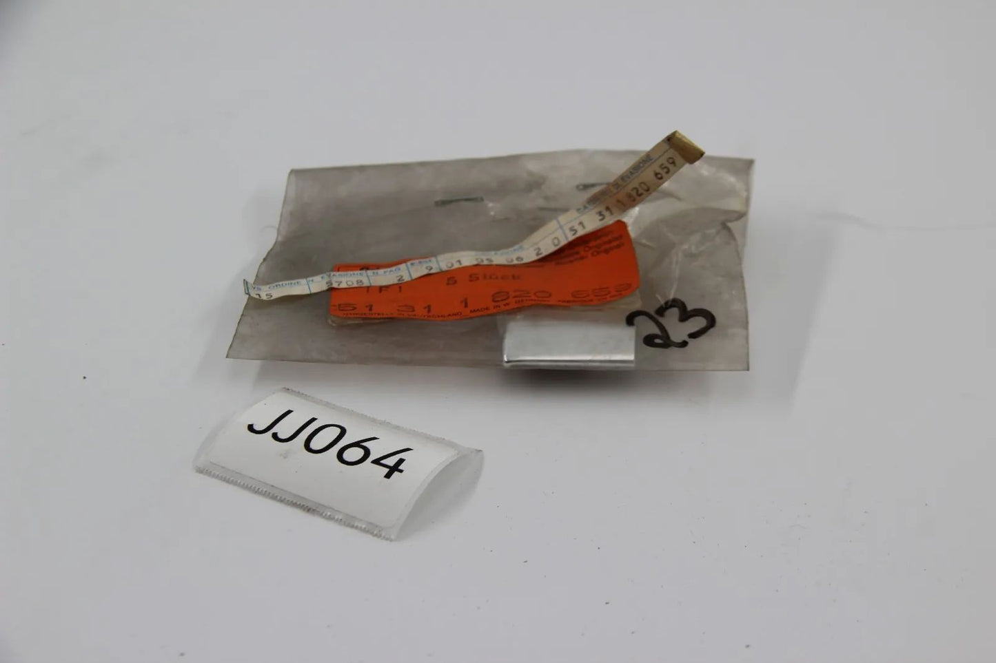 Orig BMW E12 5er E28 5er M5 M535i Eckblende links Chrom Blende NOS 51311820659