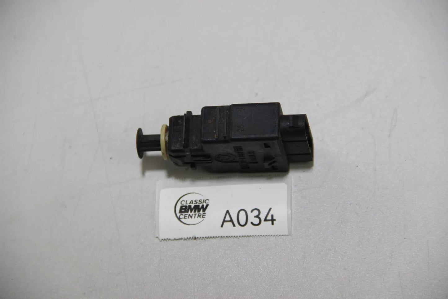 BMW E34 Bremslichtschalter Schlater Brake Light Switch 61311382385