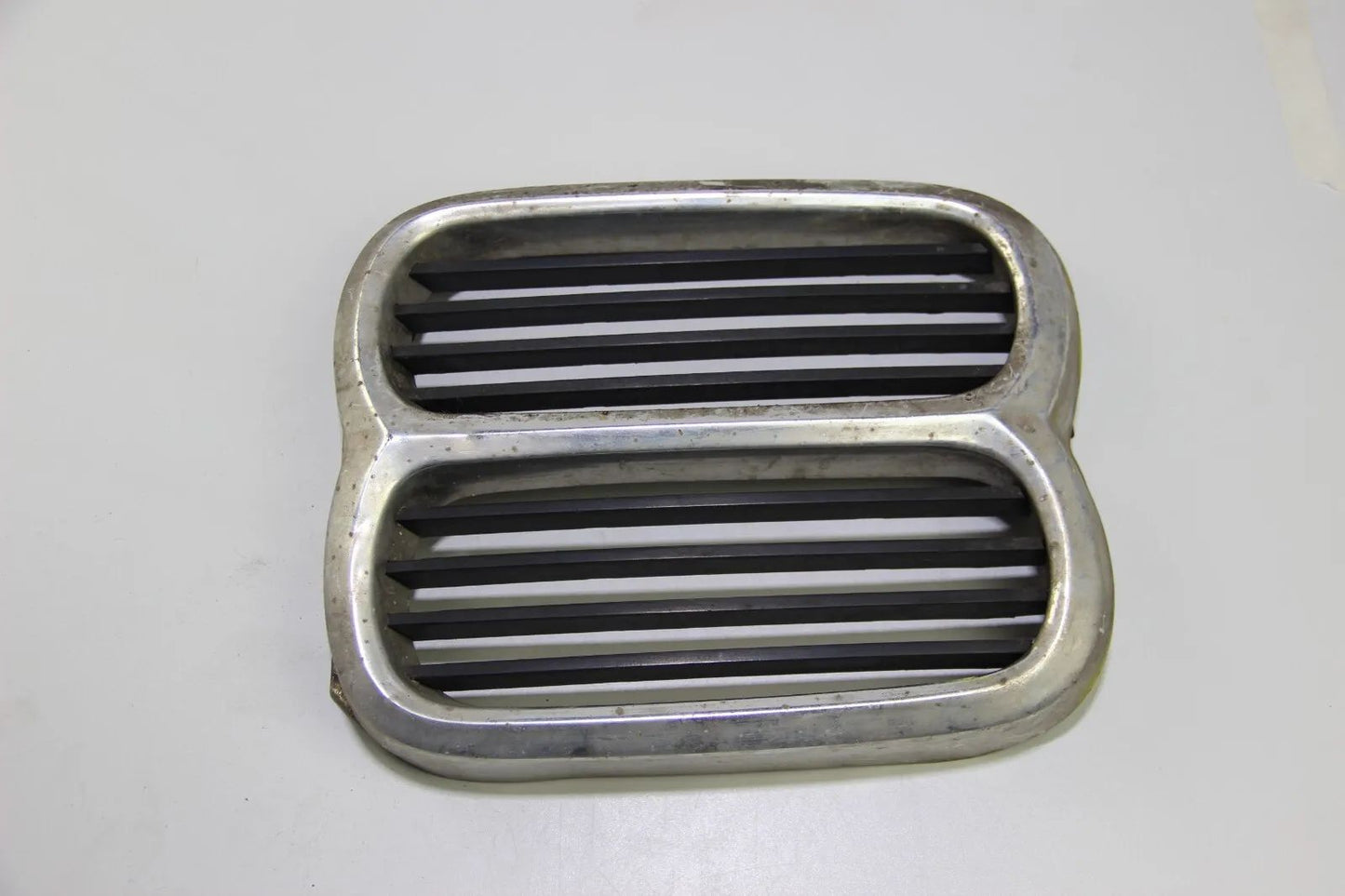 BMW E12 Ziergitter Mitte Niere Chrom 1817683 Grille Kidney