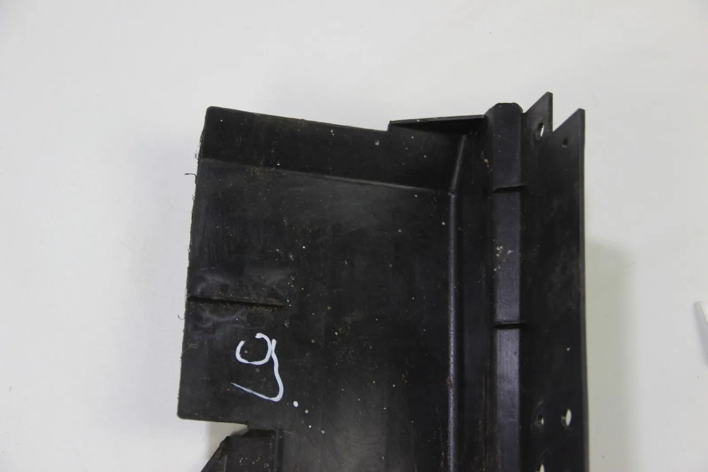 Original BMW E34 5er Batterieabdeckung Batterie Abdeckung Rückbank 8350587