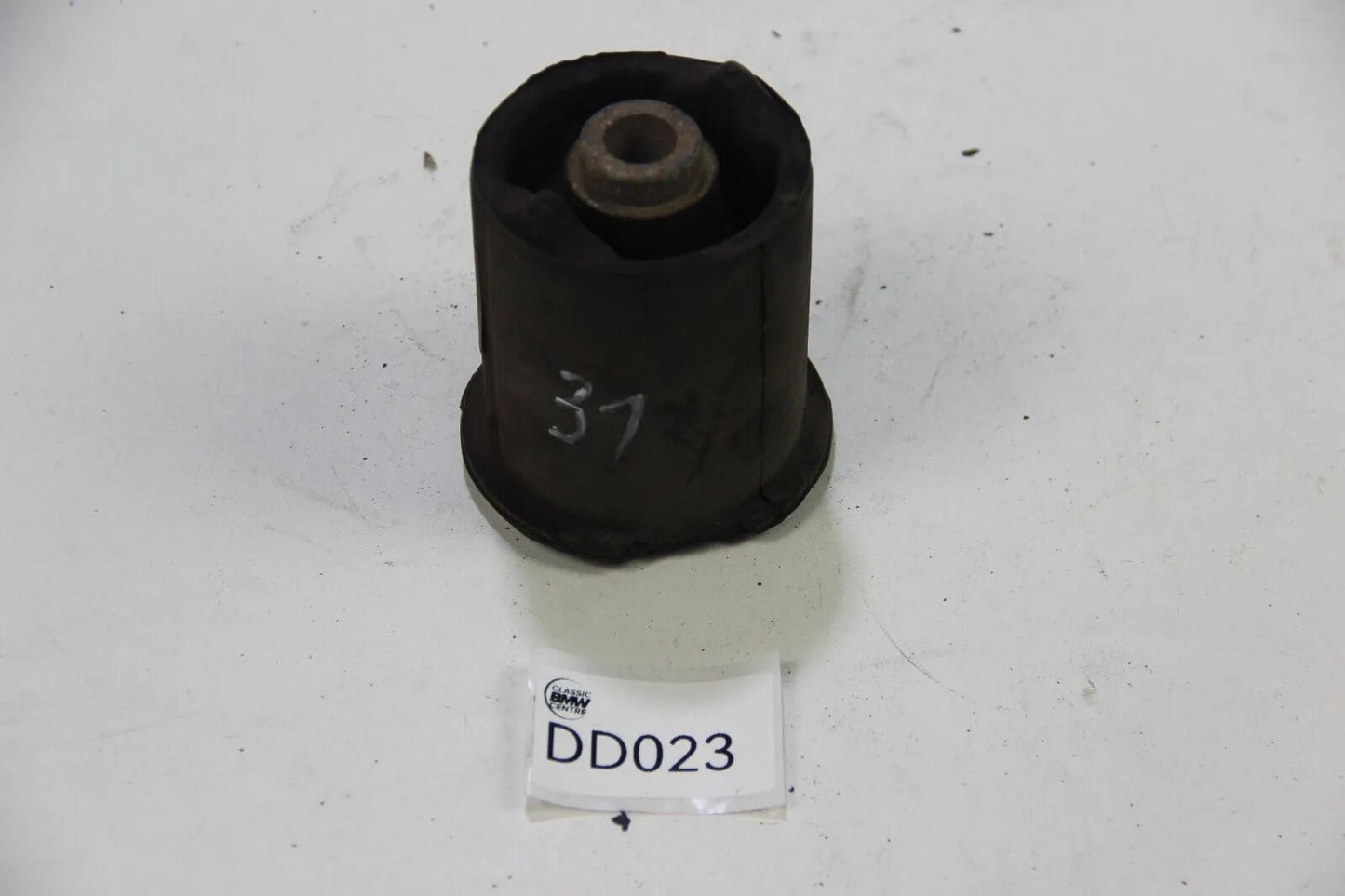 NEU Original BMW E28 E24 Tonnenlager NOS 33311127533 Bushing 5er 6er 635csi