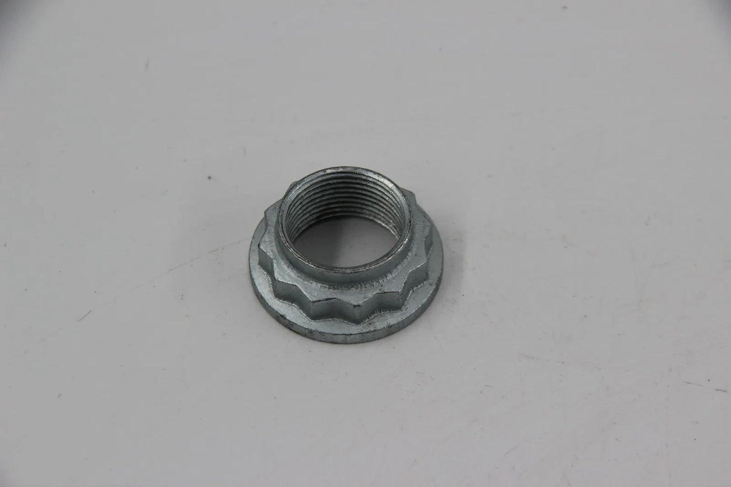 Original BMW E34 Z1 E90 E92 E36 E46 Bundmutter M24X1,5 Radlagerung  33411132565