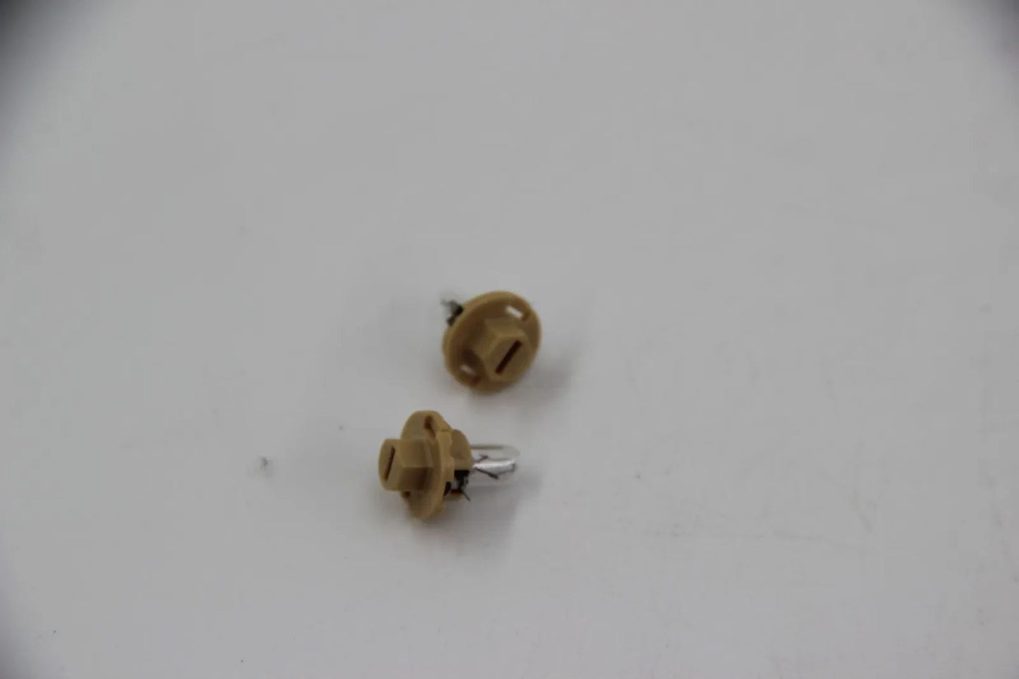 Original BMW E36 E34 E39 E32 E38 E31 E53 Glühlampe  12V 1,5W NOS 2Stk 6211139126
