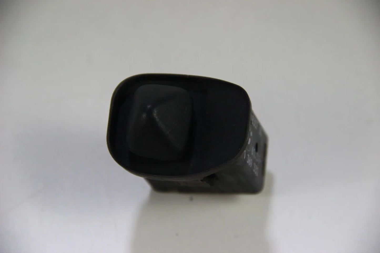 Original BMW E30 Elektrischer Schalter Spiegelverstellung außen 1369332