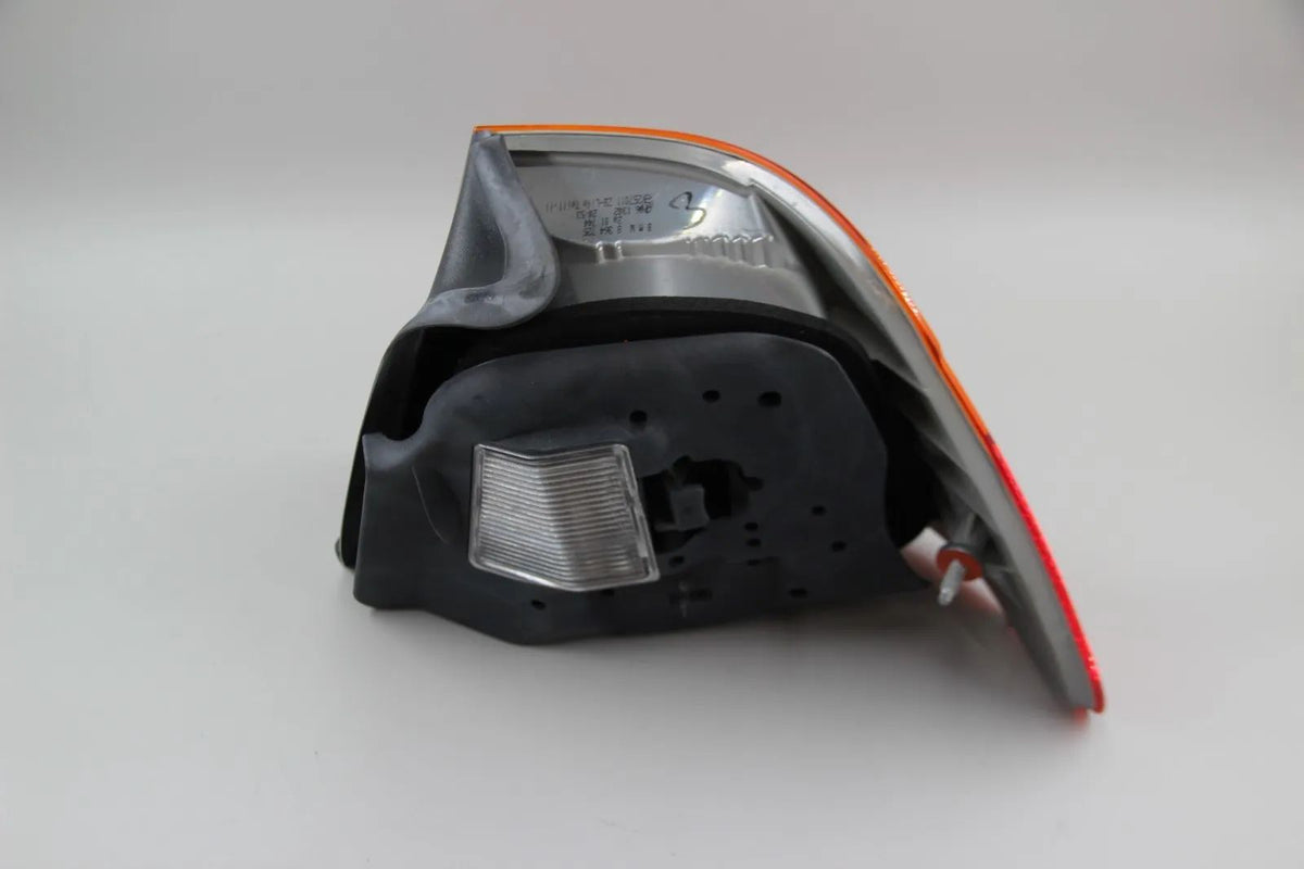 Original BMW E46 Coupe Heckleuchte Seitenwand links 63218364725
