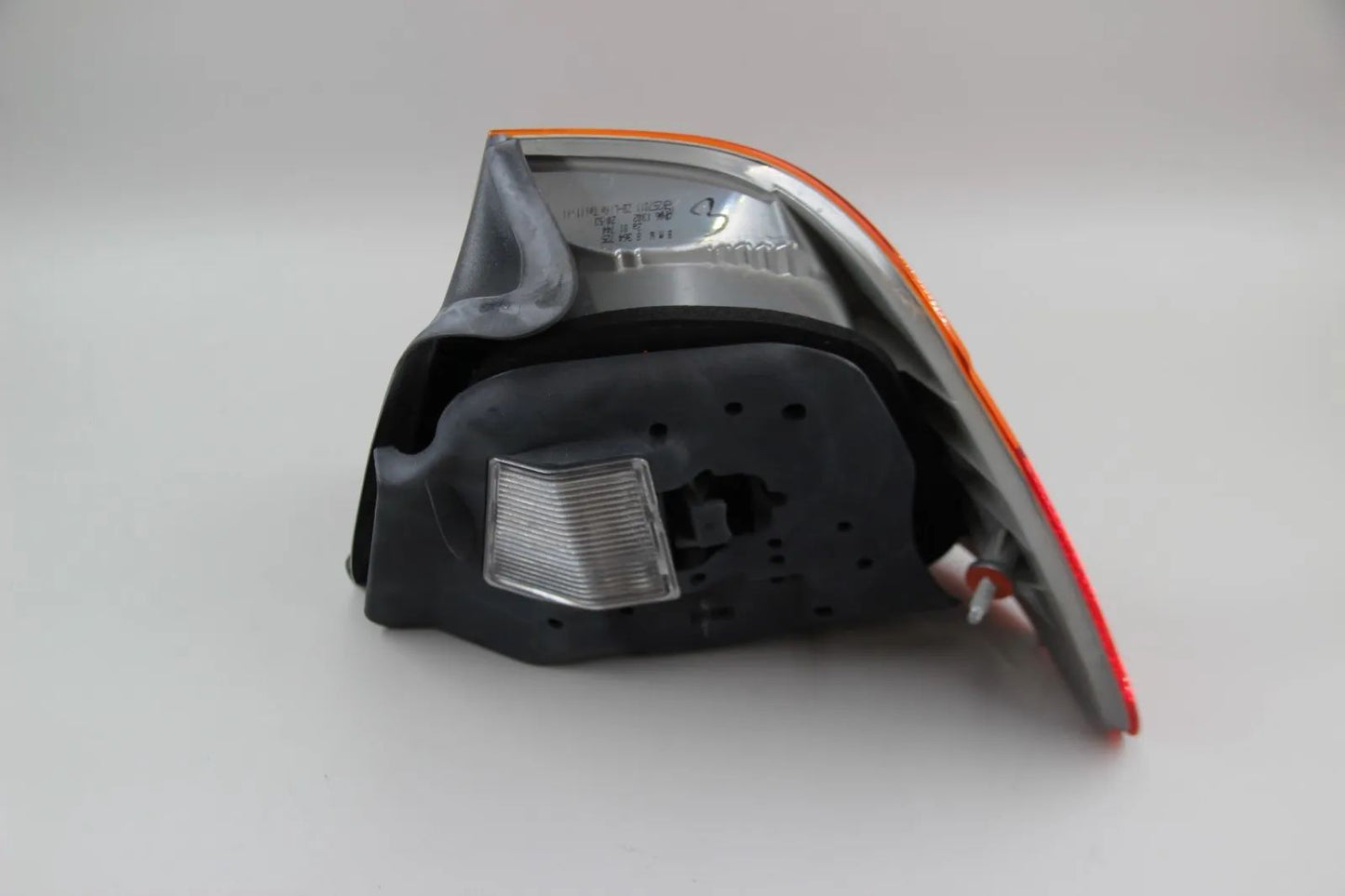 Original BMW E46 Coupe Heckleuchte Seitenwand links 63218364725