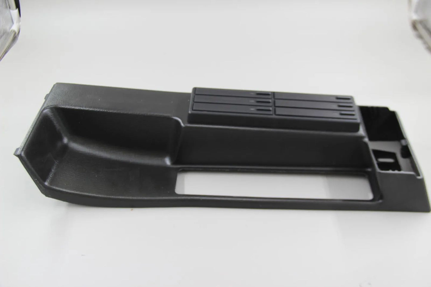 BMW E30 316i-325i M3 Cassettenbox Mittelkonsole Nachrüstset NOS 65149056554