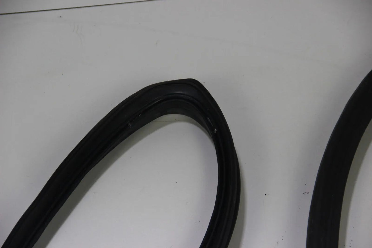 Original BMW E32 728i-750i Dichtung Heckklappe Trunk Lid Seal Gasket 51711908443