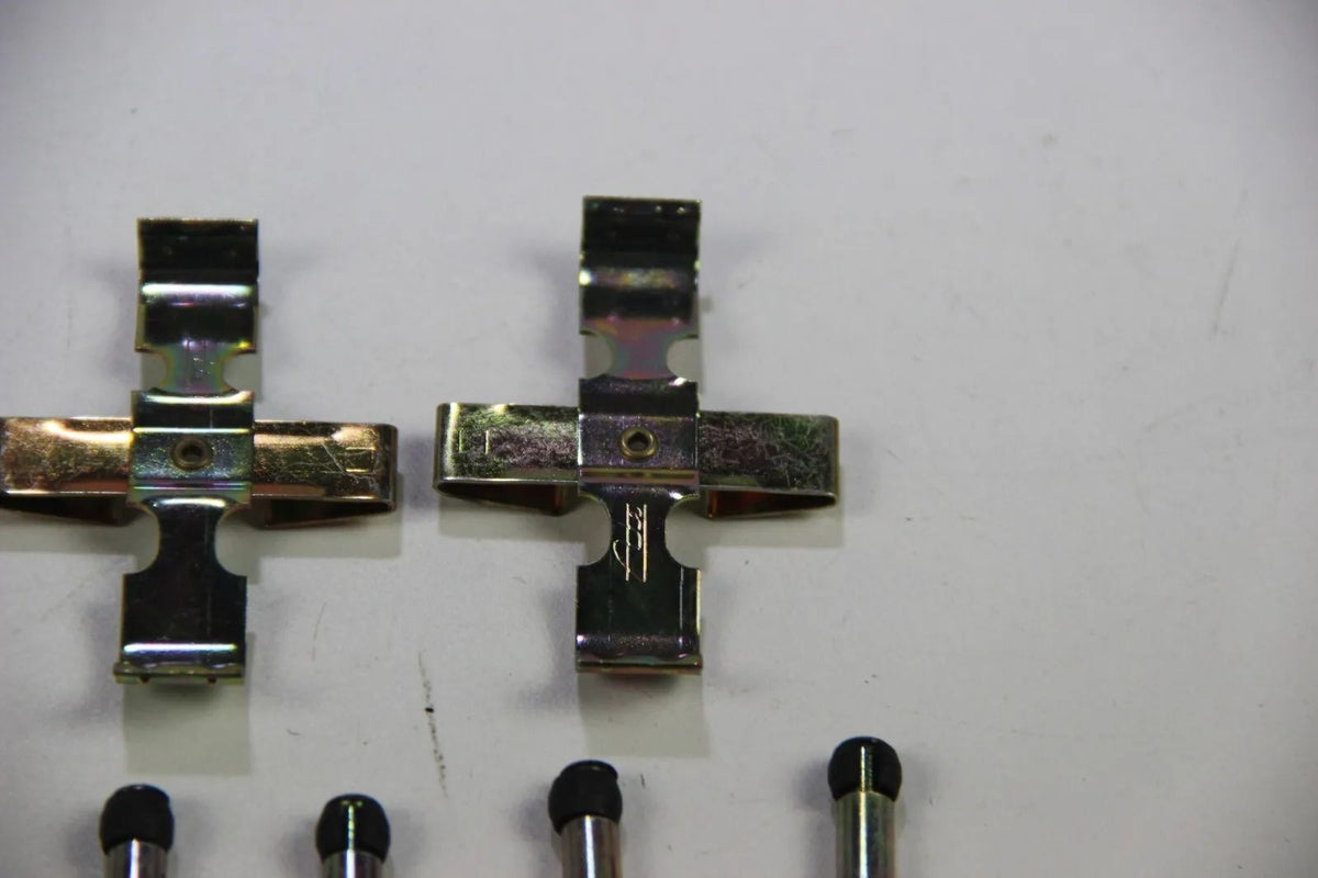 Original BMW E23 728-745 Zubehör Belagsatz 34211150559 Bremssattel Zubehör Clips