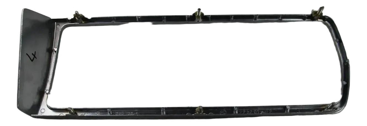 BMW E3 Heckleuchte Rücklicht Rahmen Chrom Ring links 1350703